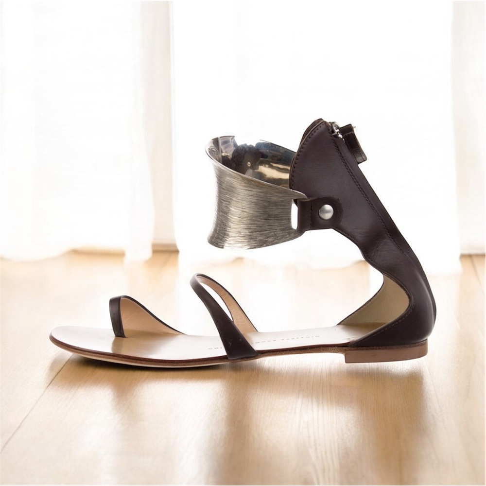 Giuseppe Zanotti ankle cuff zipper gladiator flat sandals sz. 37.5